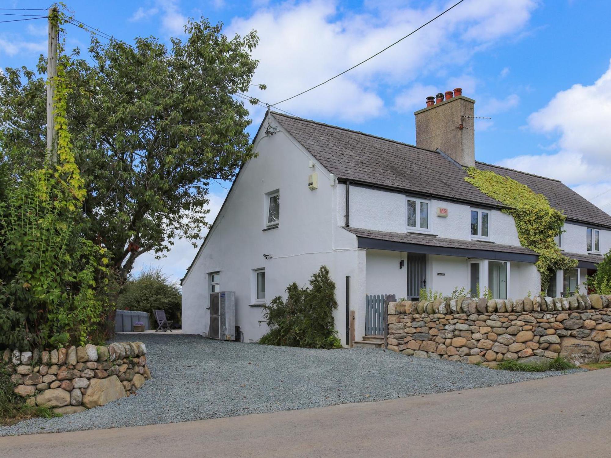 Pencefn Cottage Llanddeiniolen Exterior photo